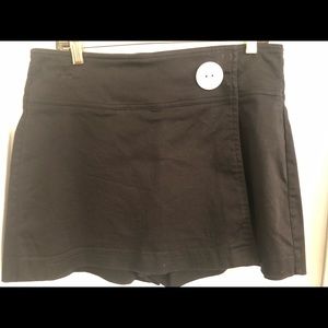 Cache Black Skort’s